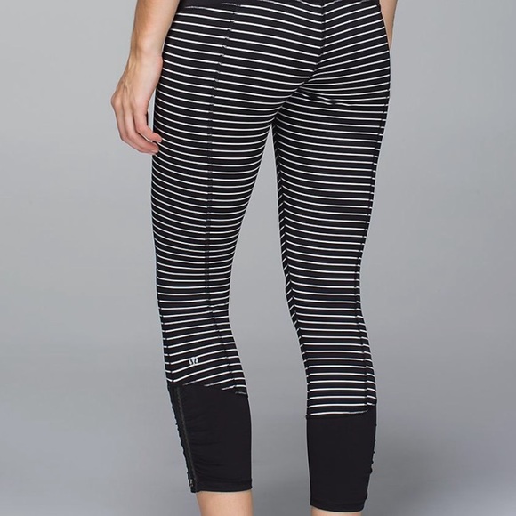 Lululemon Runday Crop Parallel Stripe Blk/Wht Sz2 - Picture 2 of 8